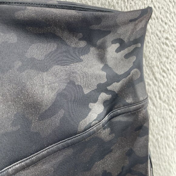 Spanx Black Camo Faux Leather‎ Shaping Slimming Leggings Size Medium High Rise - Picture 12 of 13
